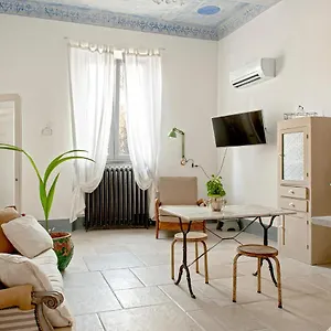 Piéce En Rose Appartement